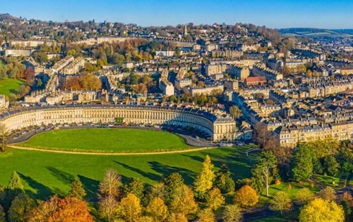 Photo of Royal Crescent building in Bath