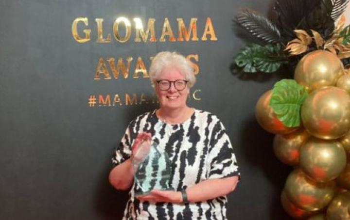 Marion Currie Accepting Glomama Award for Best Campaign for BLAW